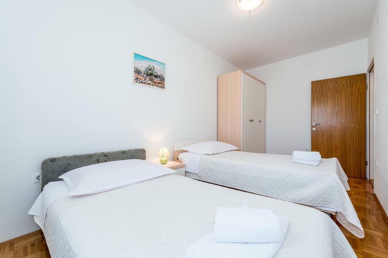 Apartment Anamarija With Sea View شيبينيك المظهر الخارجي الصورة